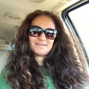 Meet your Posher, Carolina